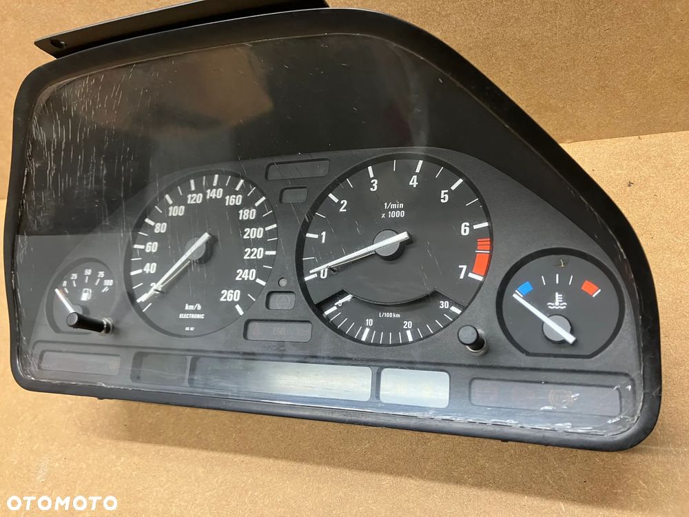 LICZNIK BMW E32 M60 V8 LIFT E34 DUŻE OBC E34 RARYTAS PIXELE OK 8356031 8359217 - 2