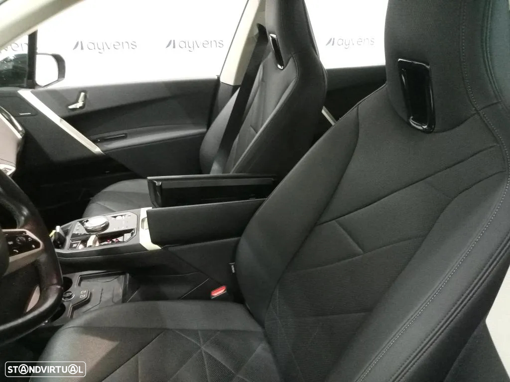BMW iX xDrive 40 - 11
