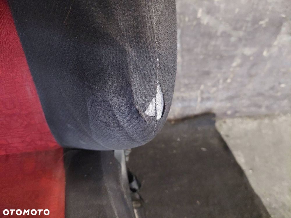 FOTEL LEWY PRZÓD OPEL ZAFIRA A - 2