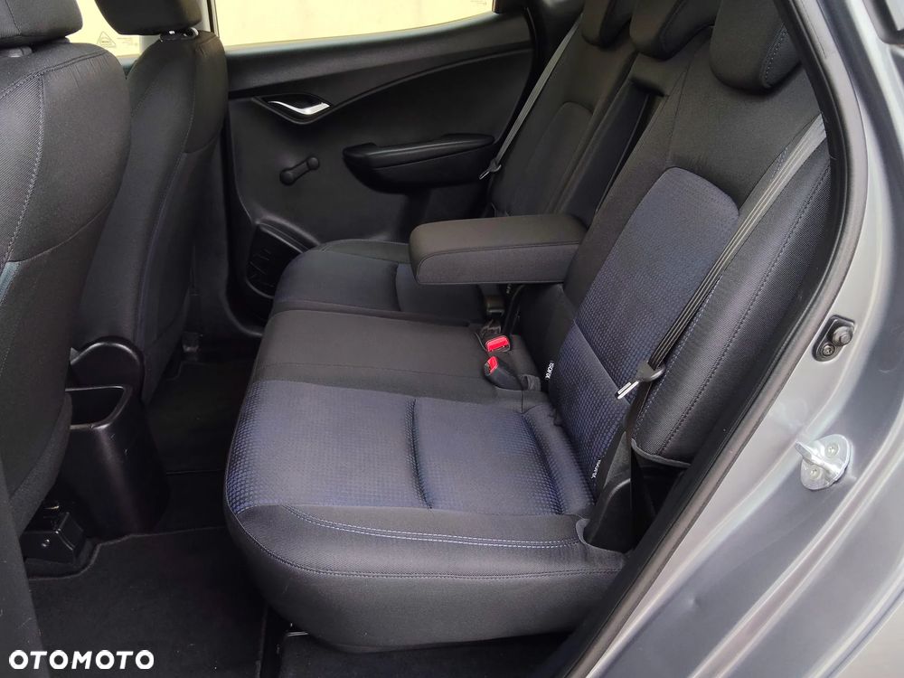 Hyundai ix20 1.4 blue YES - 25