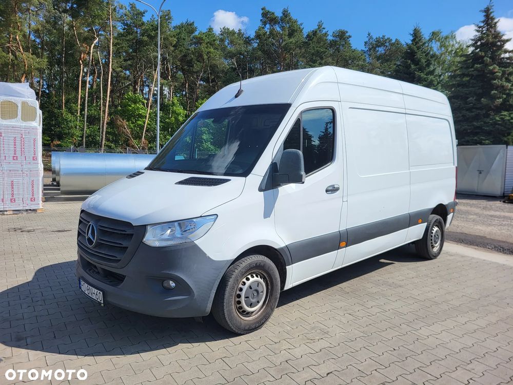 Mercedes-Benz Sprinter - 1