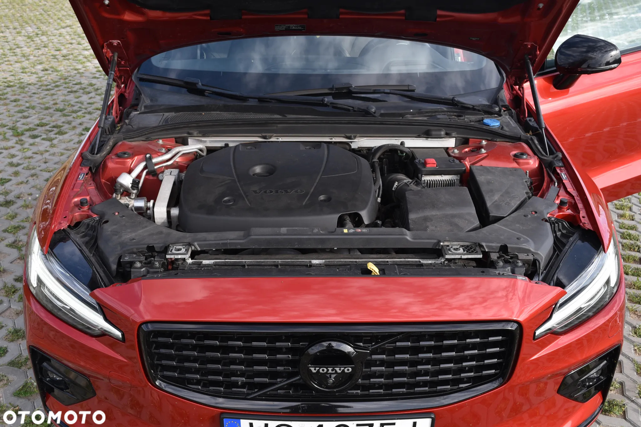 Volvo S60 T5 R-Design - 35
