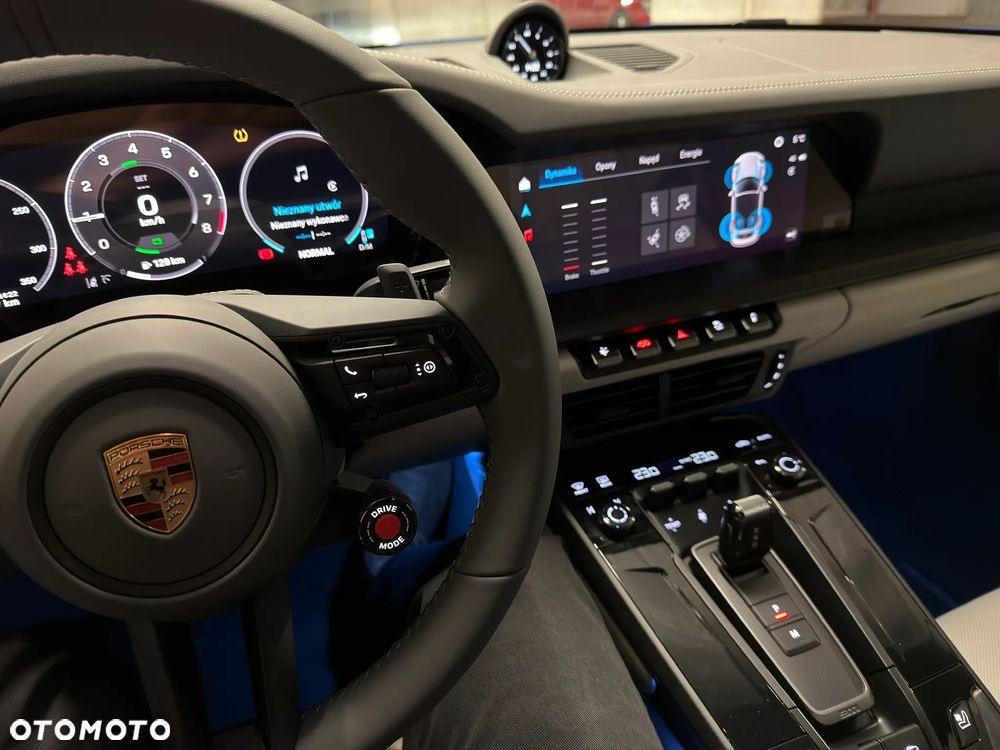 Porsche 911 Carrera T-Hybrid 4 GTS - 11