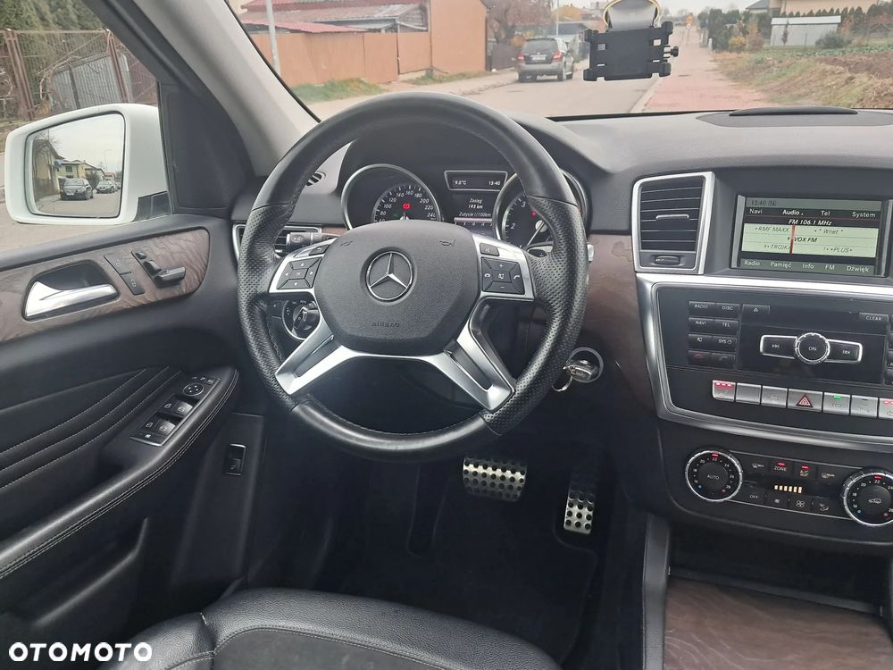 Mercedes-Benz ML - 14