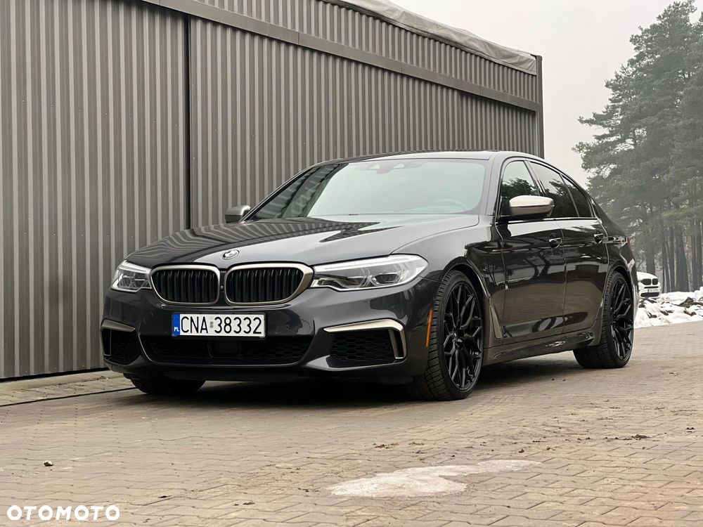 BMW Seria 5 M550i xDrive - 1