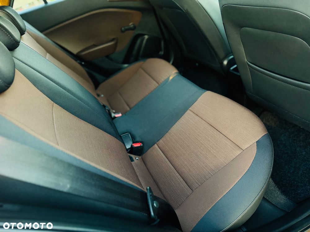 Hyundai i20 1.2 Intro Edition - 16