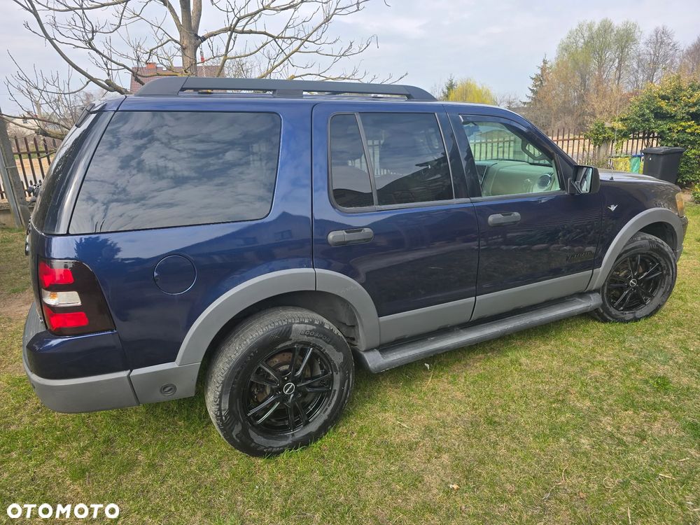 Ford Explorer - 4