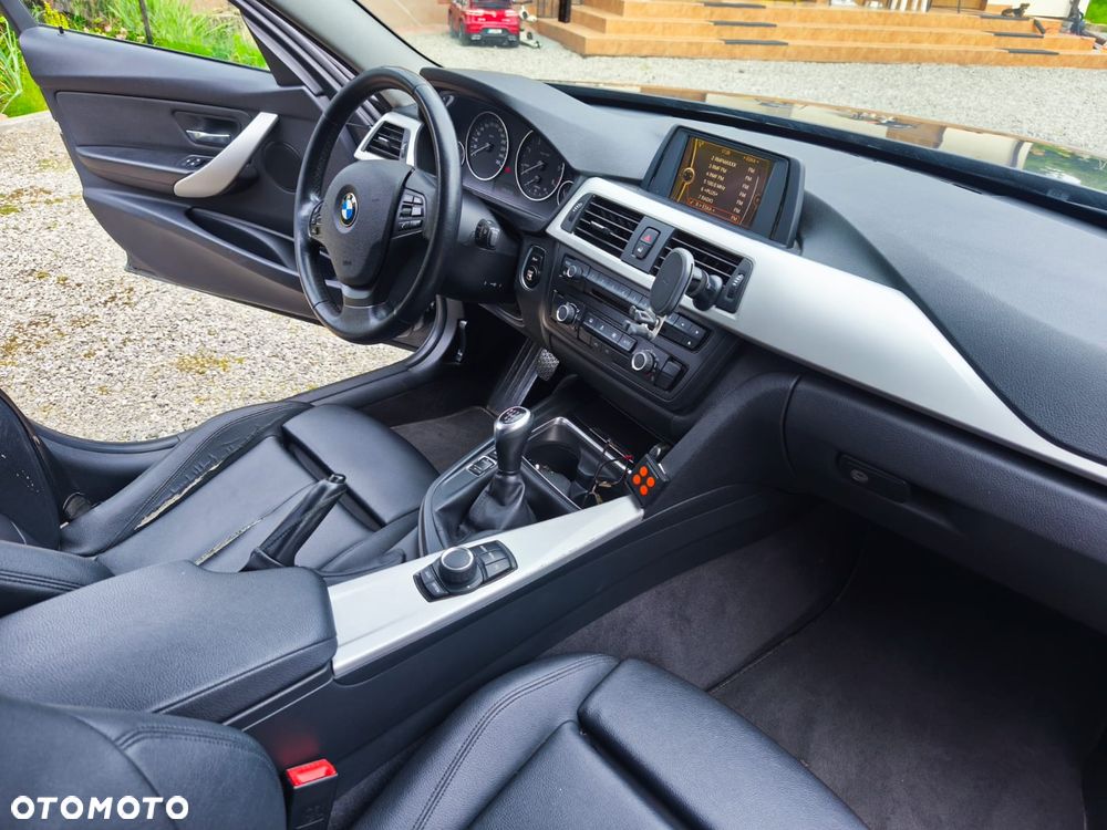 BMW Seria 3 318d DPF Edition Lifestyle - 11