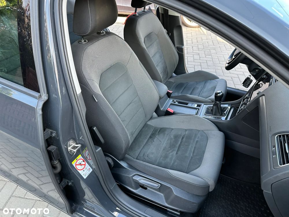 Volkswagen Golf Variant - 24