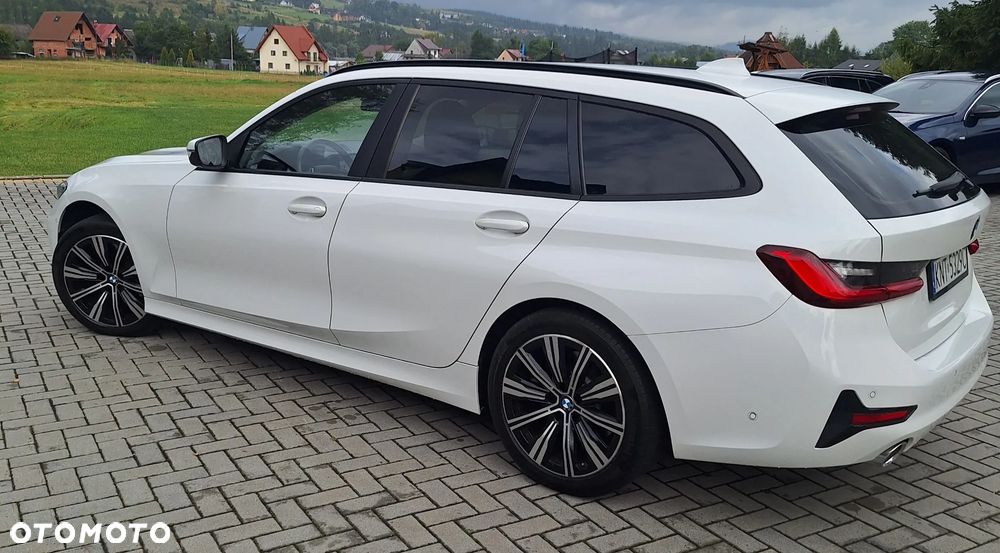 BMW Seria 3 330i xDrive Sport Line sport - 19
