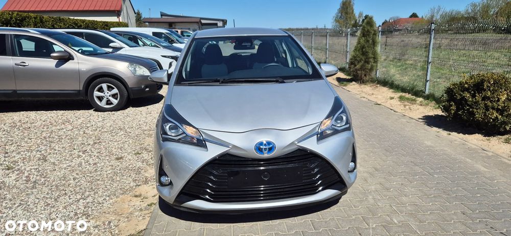 Toyota Yaris Hybrid 100 Active - 9