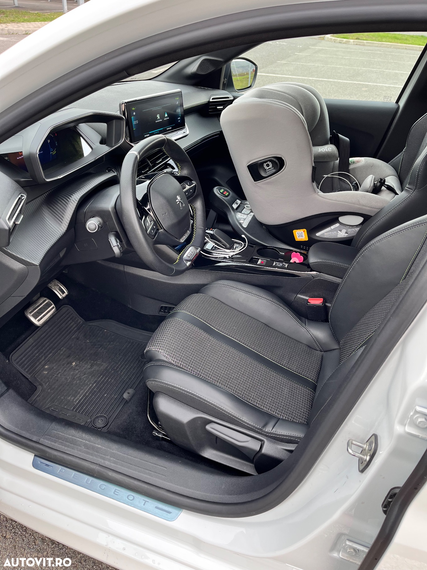 Peugeot 208 e-208 GT - 9