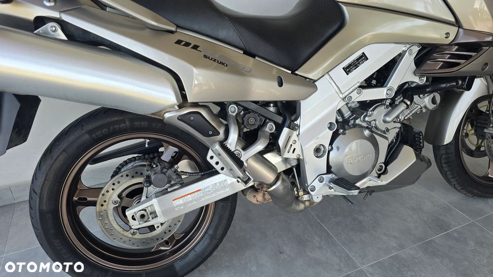 Suzuki V-STROM - 35