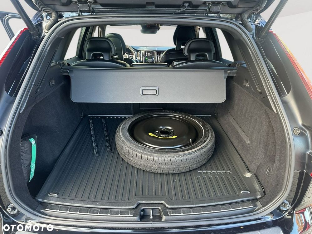 Volvo XC 60 D4 AWD R-Design - 29