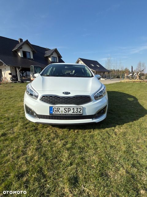Kia Ceed - 4