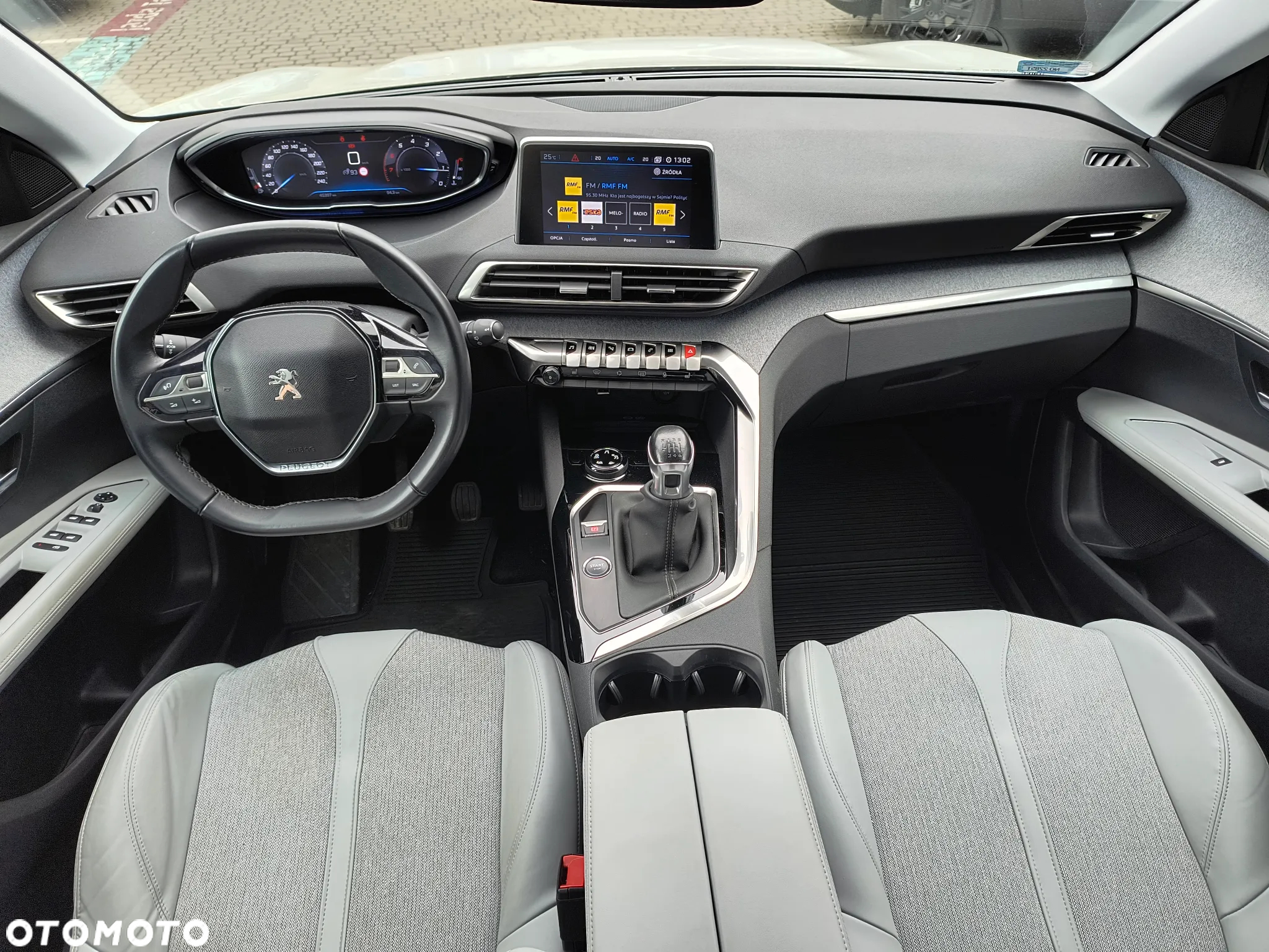 Peugeot 3008 1.2 PureTech Allure S&S - 10