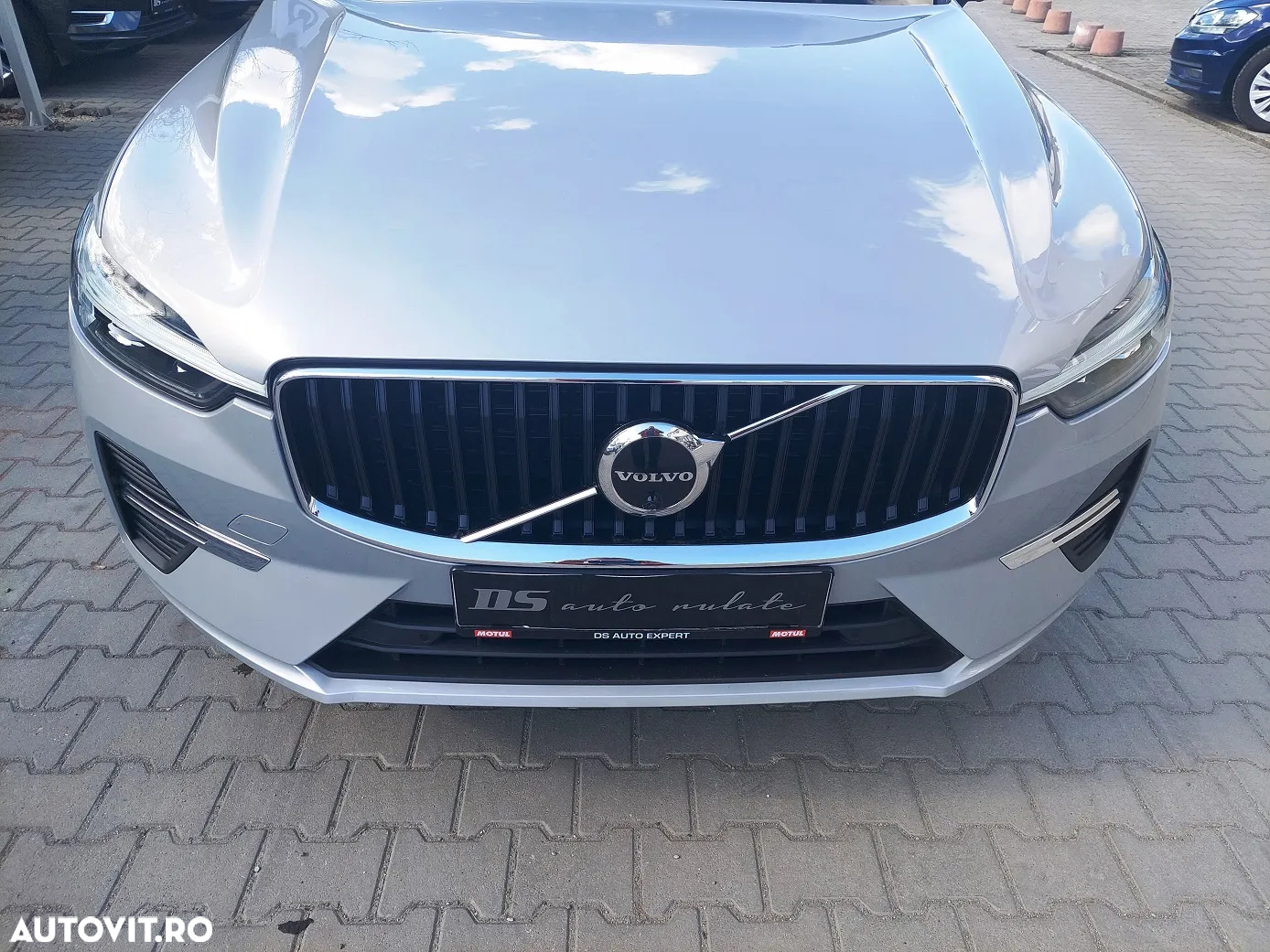Volvo XC 60 B4 MHEV AWD Momentum Pro - 31