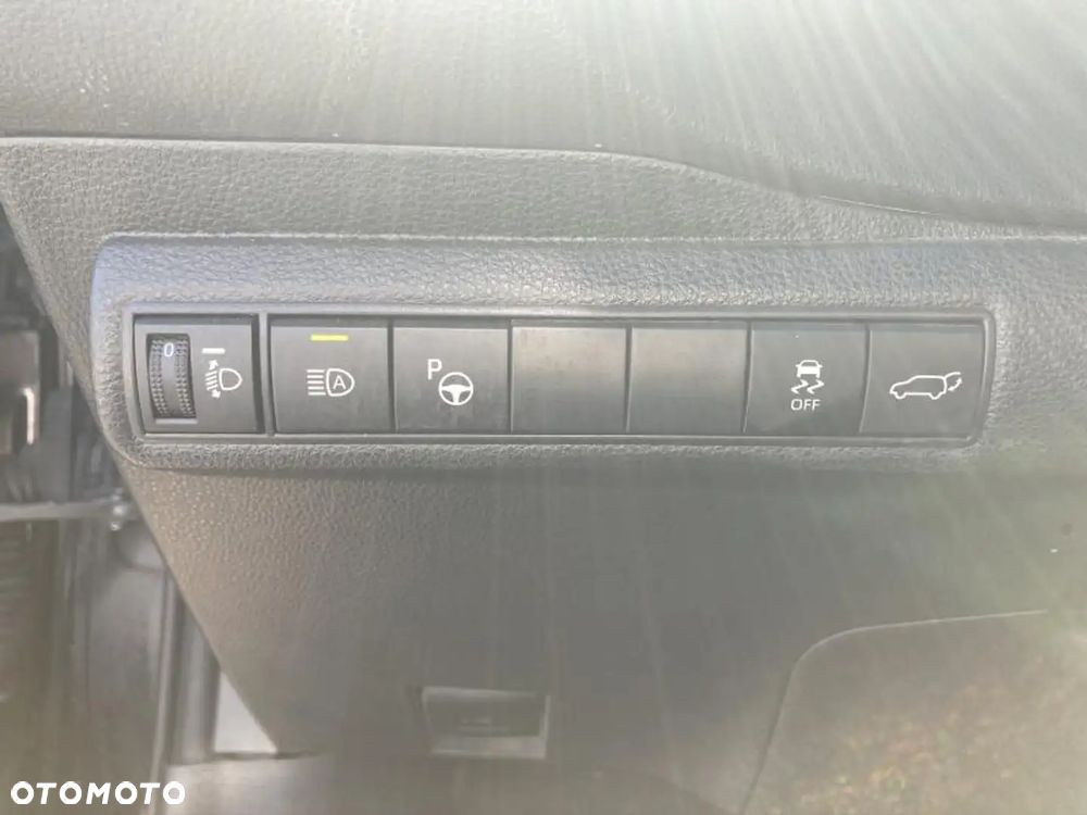 Toyota Corolla 2.0 Hybrid Executive - 19
