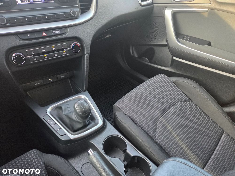 Kia Ceed 1.0 T-GDI S - 23