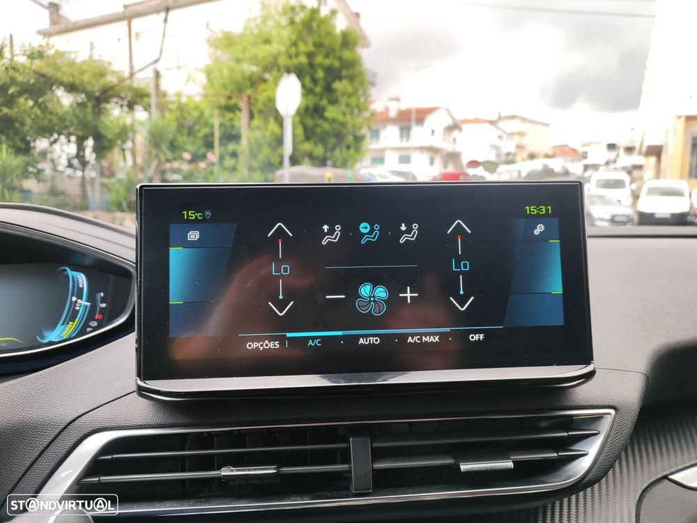 Peugeot 3008 1.6 Hybrid Allure e-EAT8 - 18