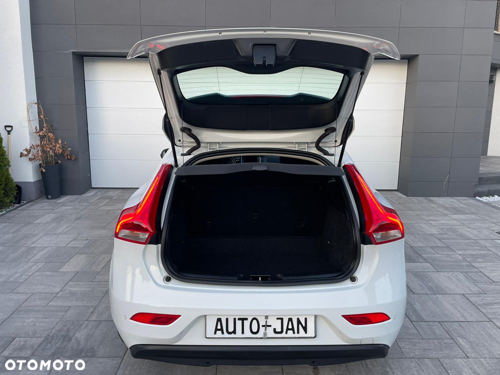 Volvo V40 D2 Summum - 19