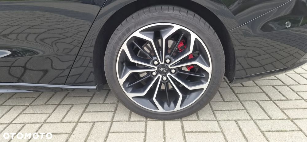 Ford Focus 2.0 EcoBlue STart-Stopp-System ST-LINE - 36