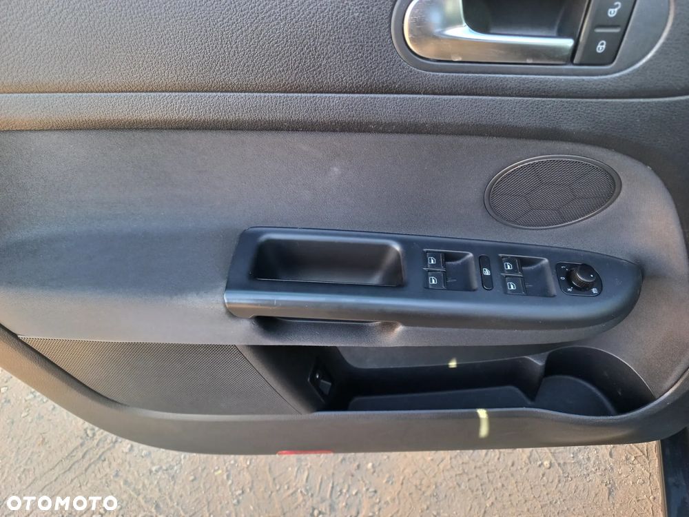 Volkswagen Golf Plus 1.6 TDI DPF Style - 30