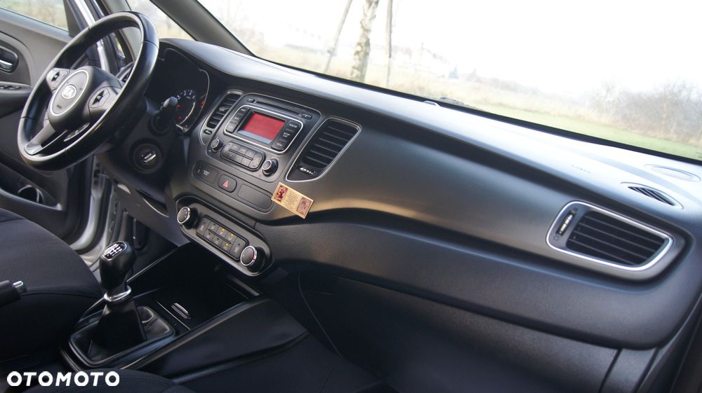 Kia Carens 1.6 GDI M - 37