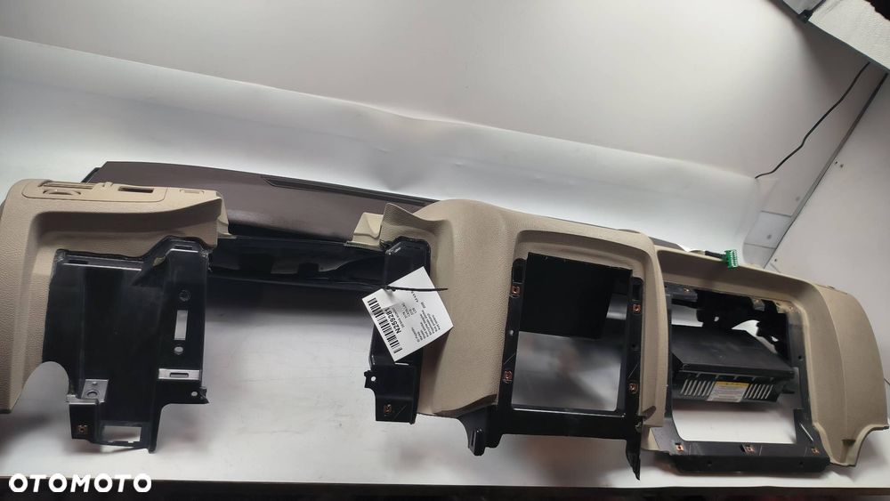 DESKA KOKPIT CADILLAC DTS - 1