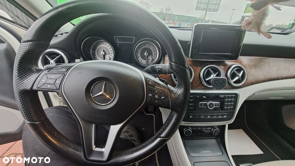 Mercedes-Benz GLA - 6