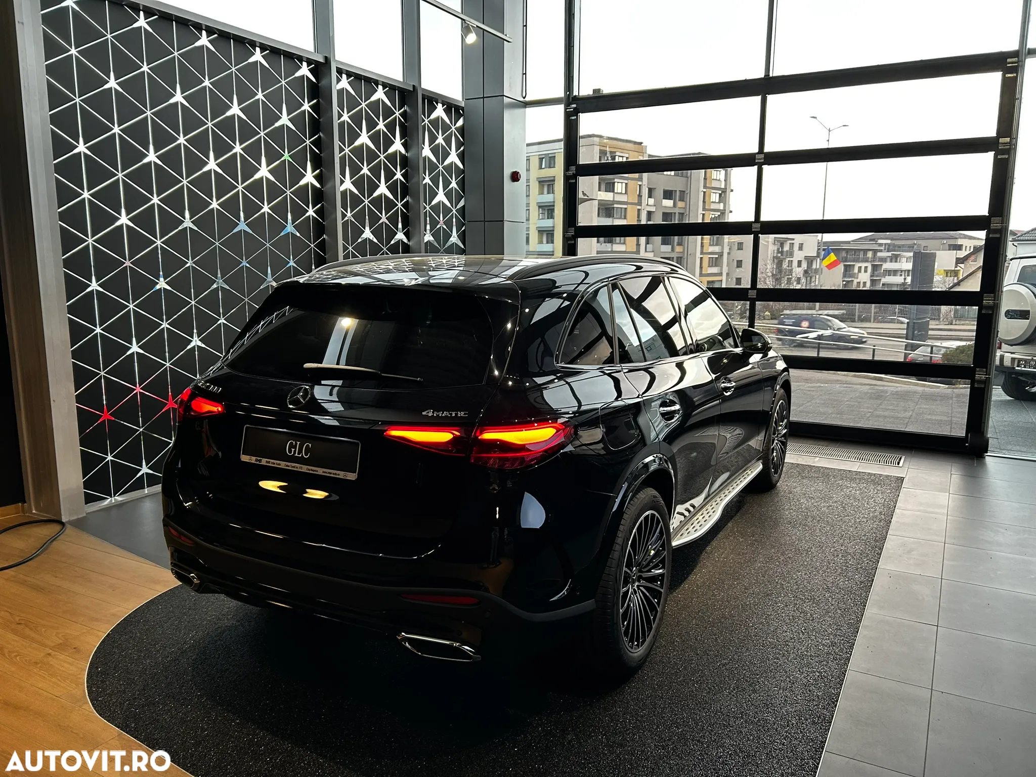 Mercedes-Benz GLC 300 4Matic 9G-TRONIC AMG Line Advanced - 4
