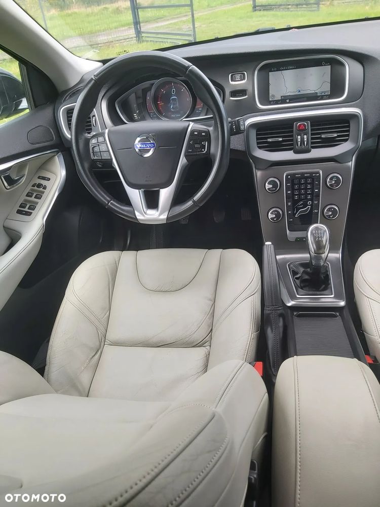 Volvo V40 D2 Summum - 26