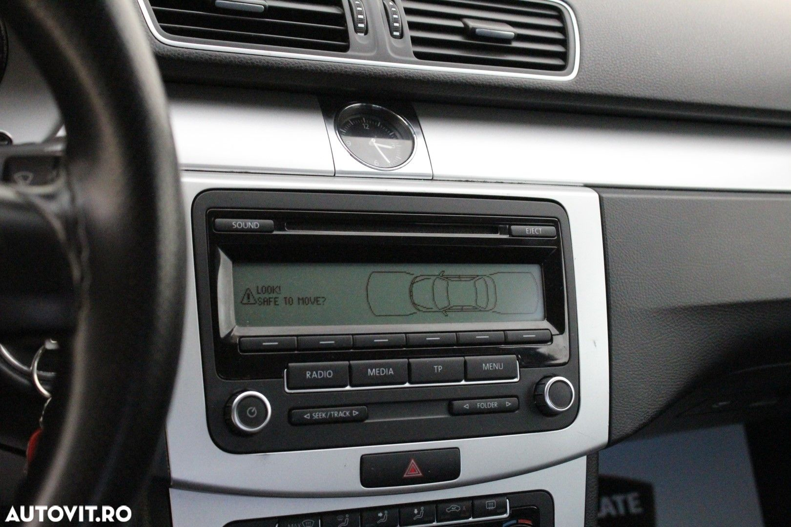 Volkswagen Passat - 14