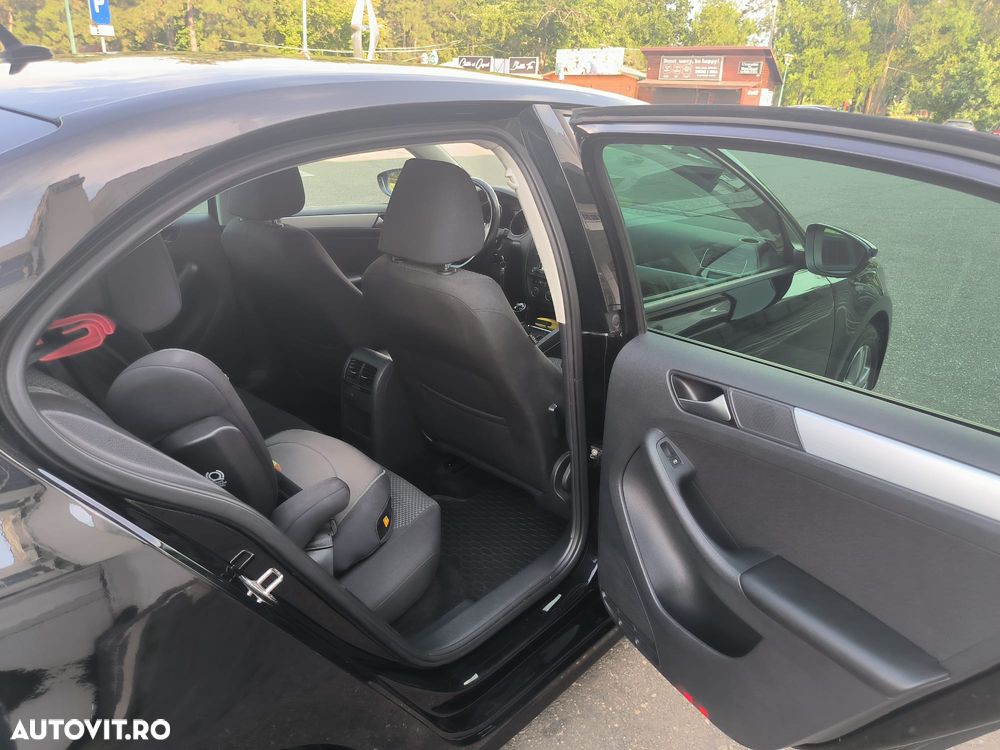 Volkswagen Jetta 2.0 TDI Comfortline - 6