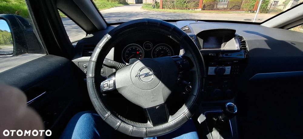 Opel Zafira 1.8 Cosmo - 13