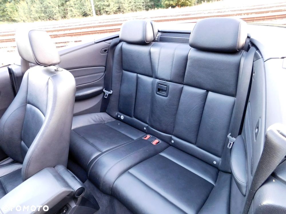 BMW Seria 1 123d - 23