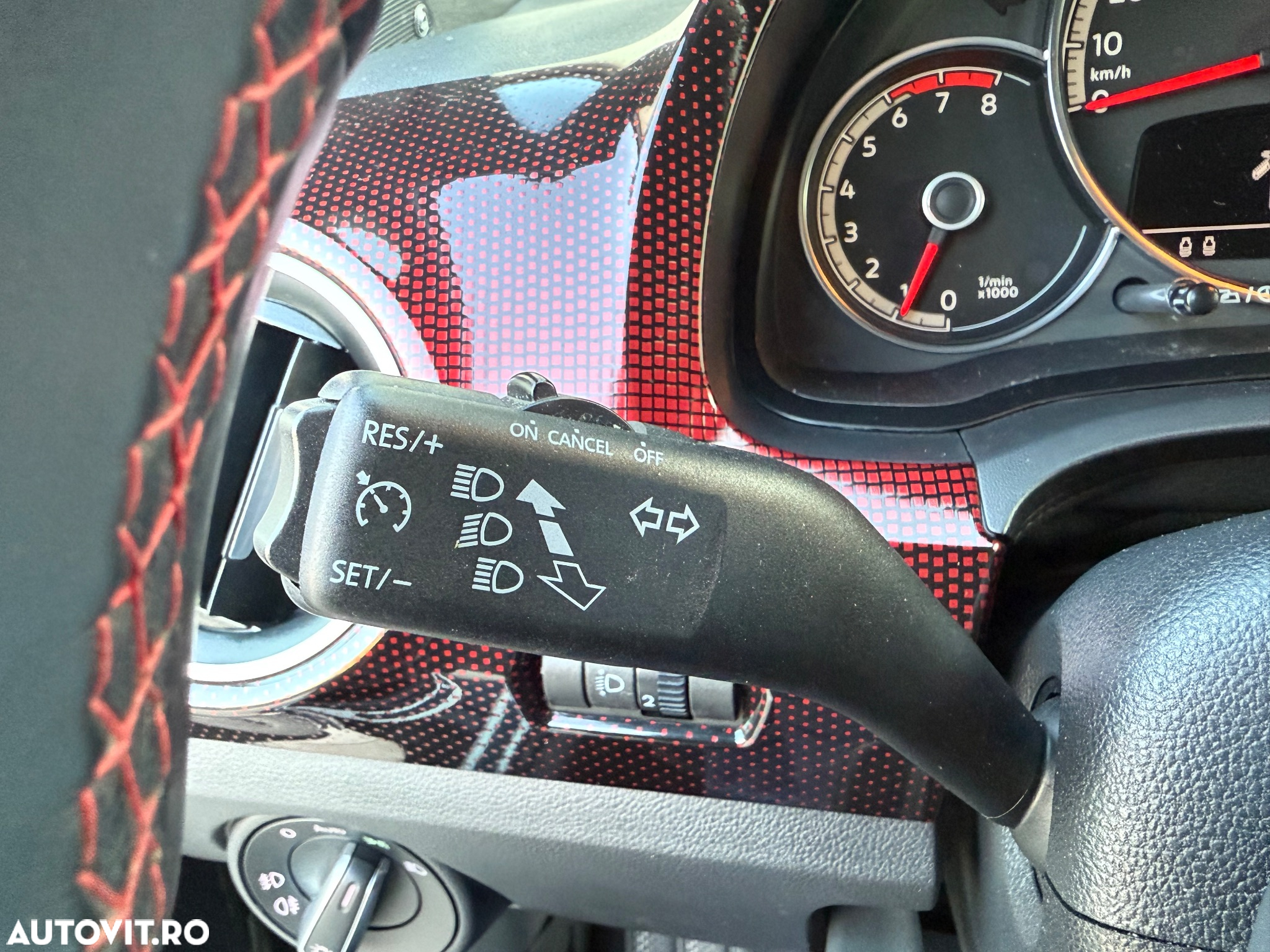 Volkswagen up! GTI - 12