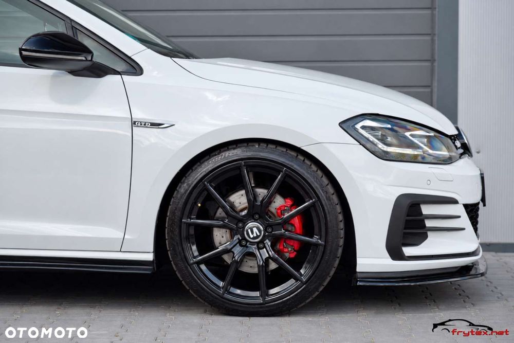 Volkswagen Golf - 4