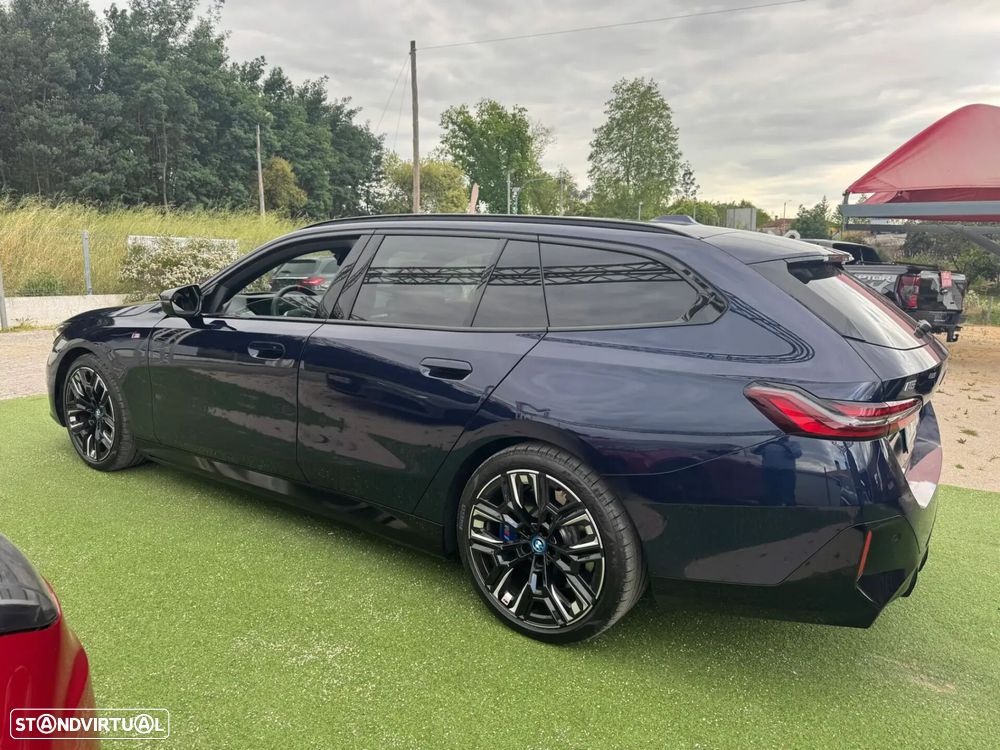 BMW i5 - 2