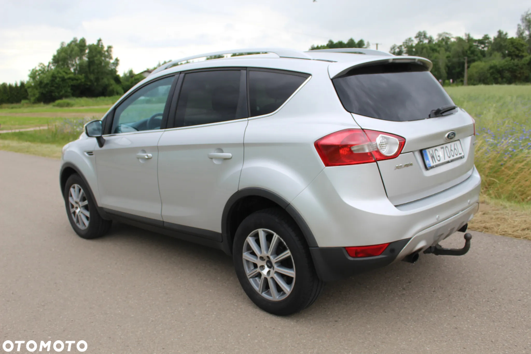 Ford Kuga 2.0 TDCi 2x4 Titanium - 6
