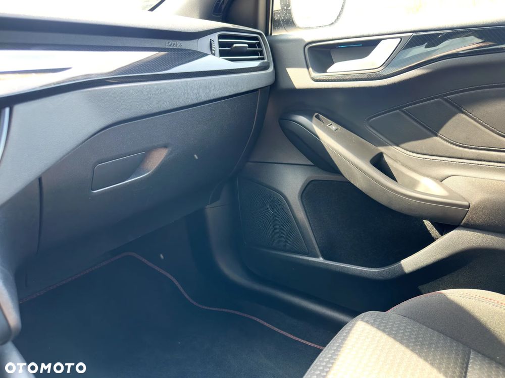 Ford Focus SW - 23