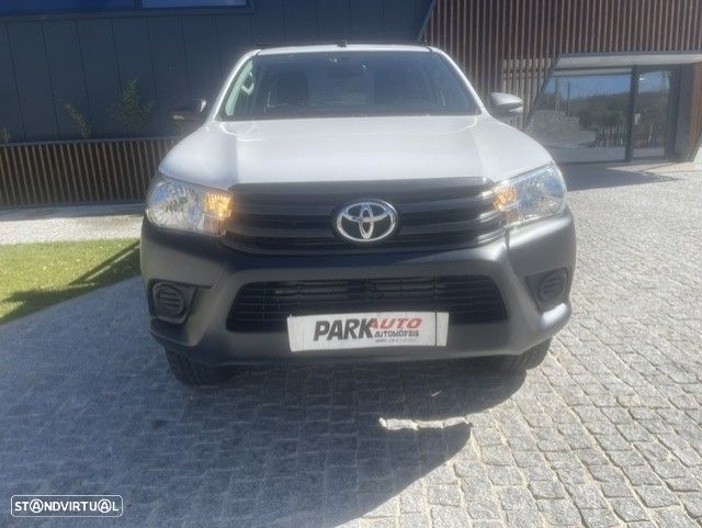 Toyota Hilux - 2