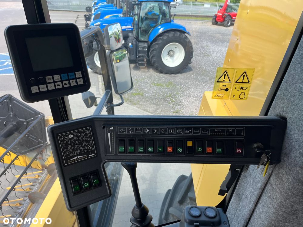 New Holland TX 66 - 26