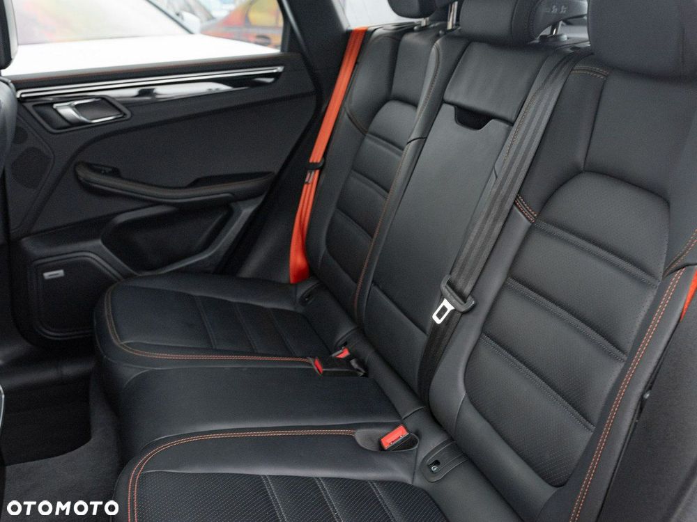 Porsche Macan T - 28
