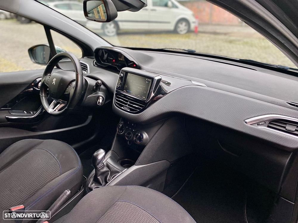 Peugeot 208 1.2 PureTech Style - 16