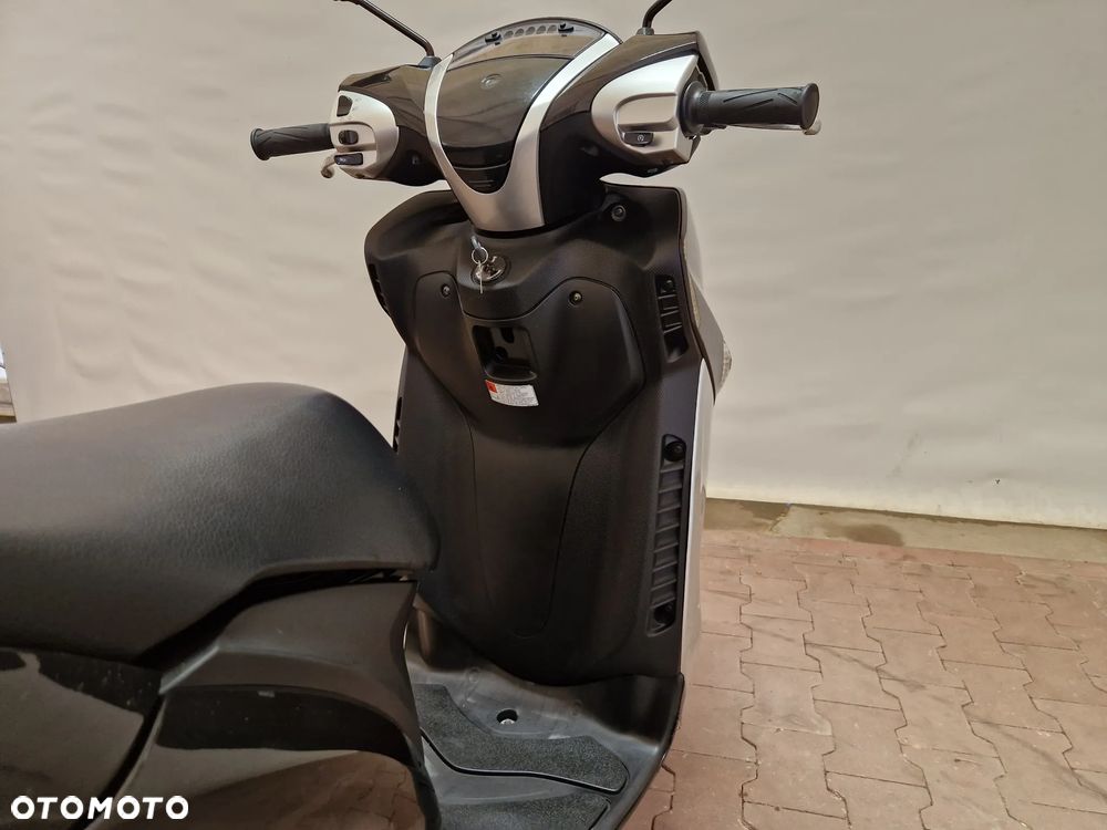 Yamaha X-max - 17