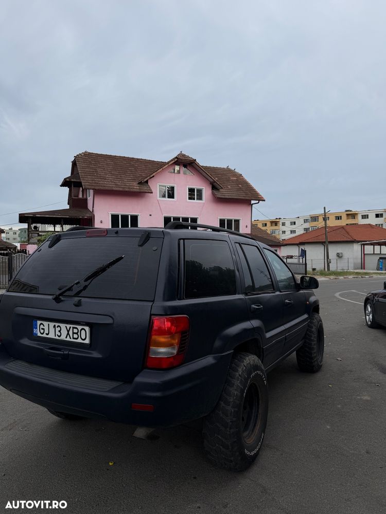 Jeep Grand Cherokee - 8