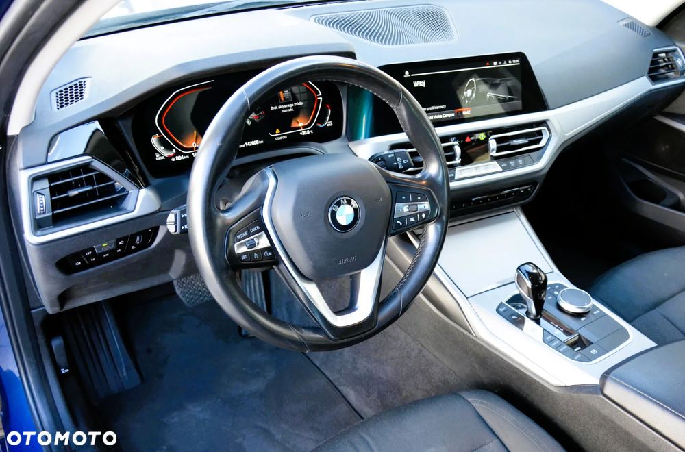 BMW Seria 3 316d mHEV - 17