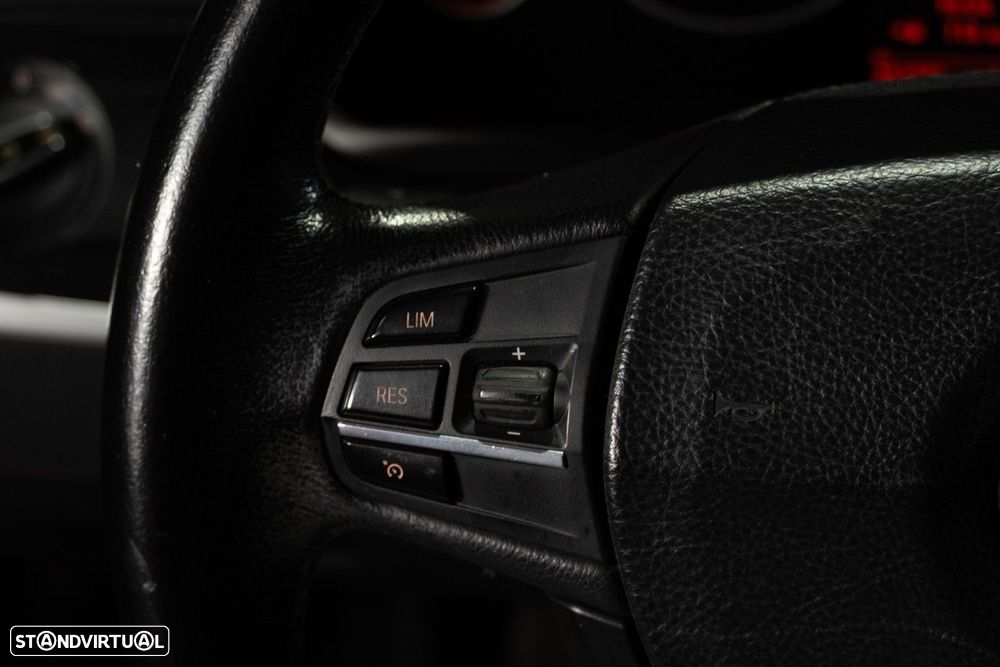 BMW 520 d Line Luxury - 25