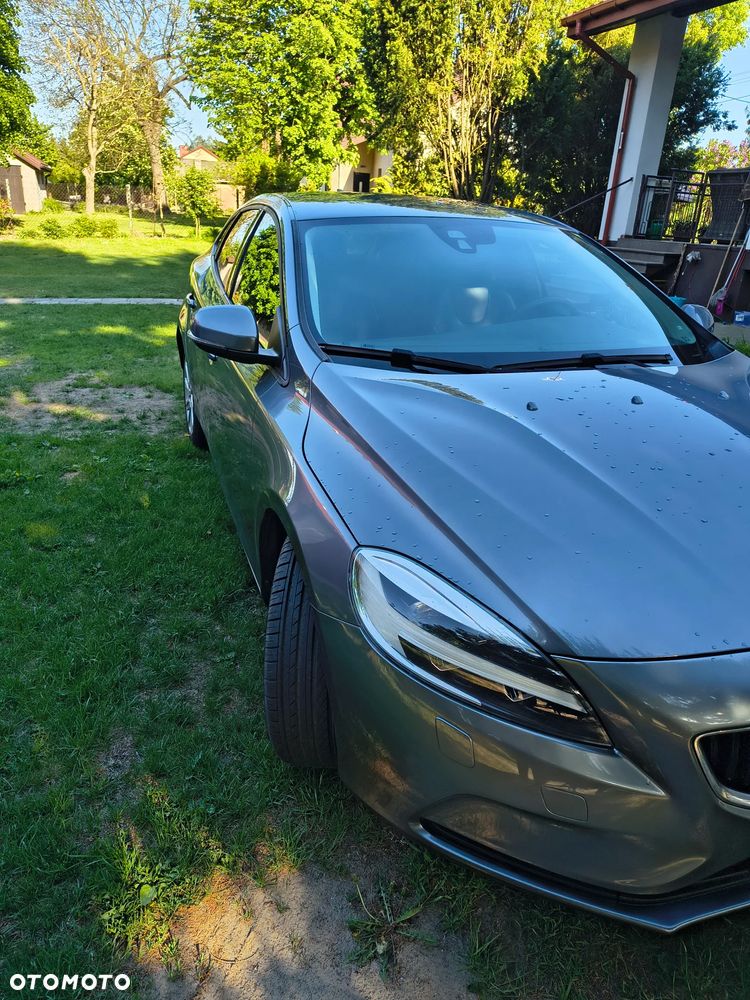 Volvo V40 D2 Momentum - 1